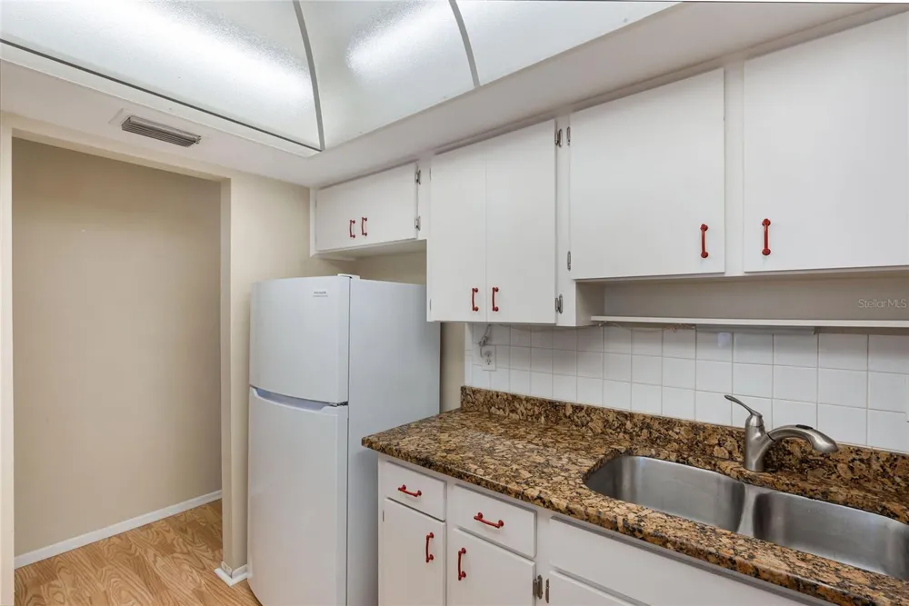 5972 HIBISCUS DRIVE #207 Bradenton, FL 34207