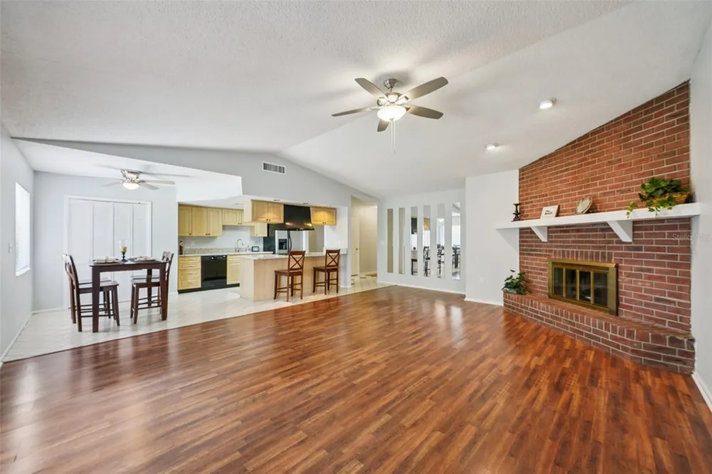 105 LOTUS CIRCLE Safety Harbor, FL 34695