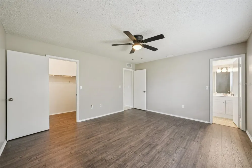 105 LOTUS CIRCLE Safety Harbor, FL 34695