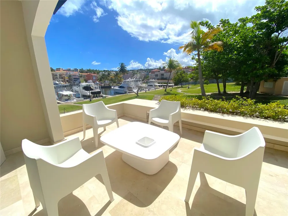 14 PENINSULA  DE SAN JUAN STREET Humacao, PR 00791