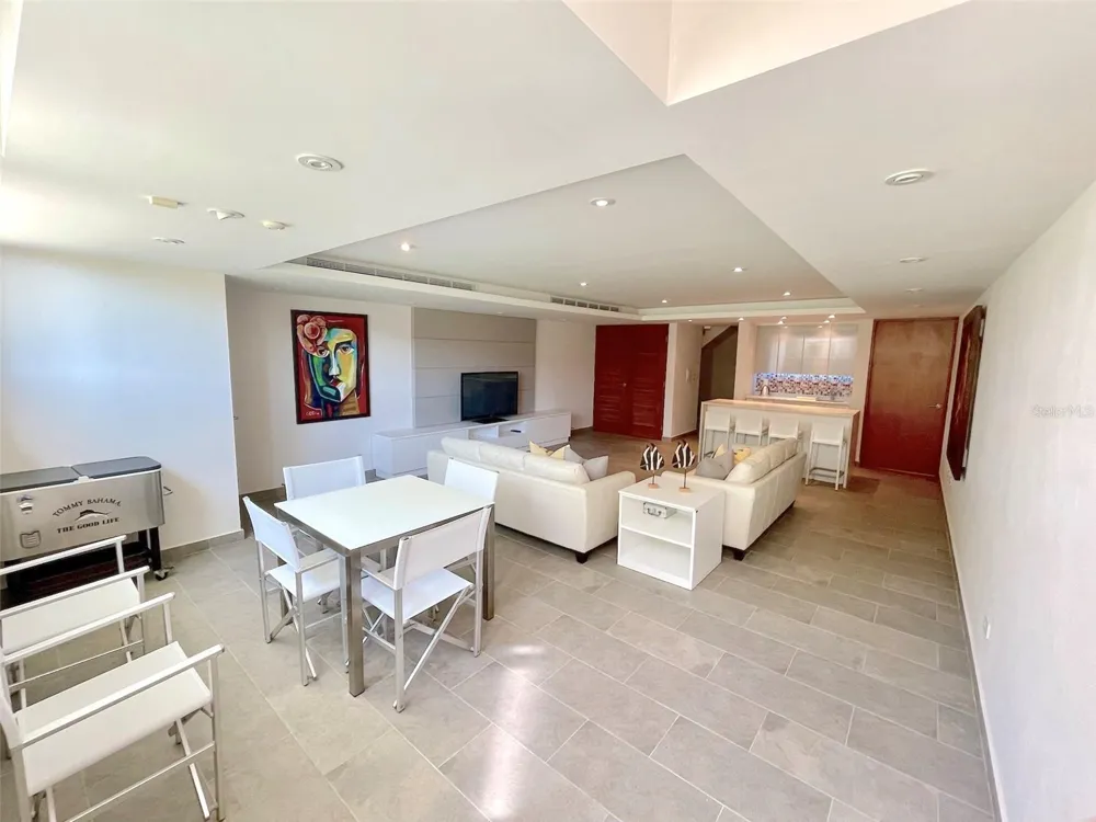 14 PENINSULA  DE SAN JUAN STREET Humacao, PR 00791