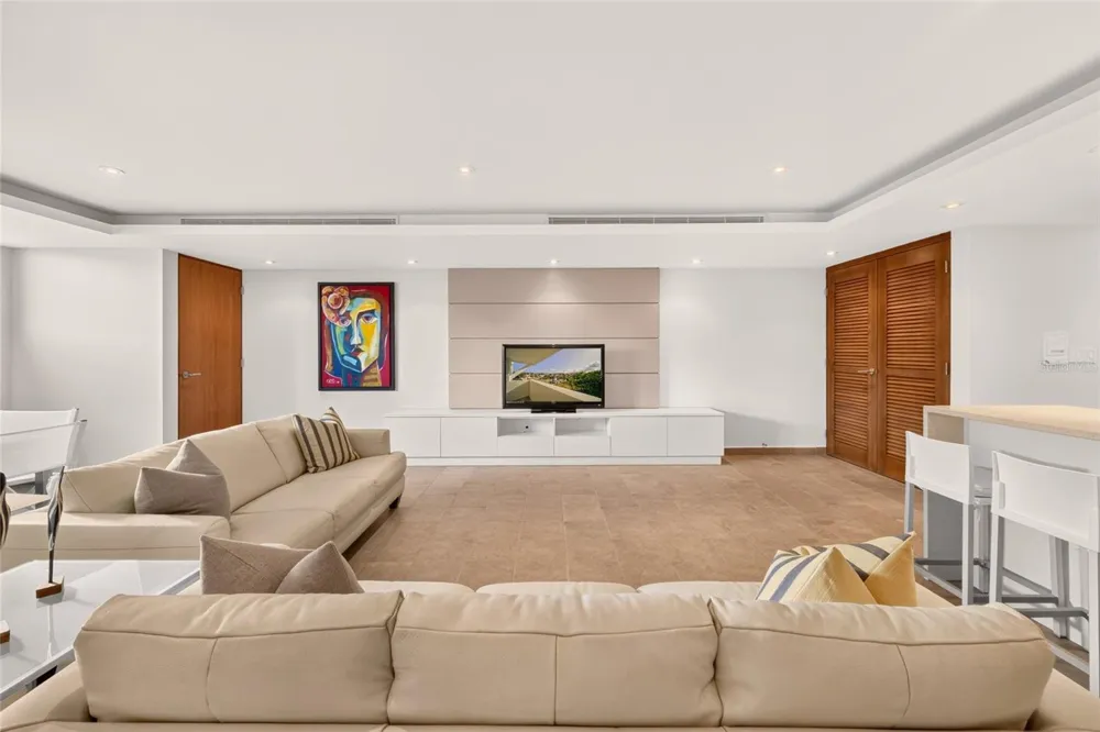 14 PENINSULA  DE SAN JUAN STREET Humacao, PR 00791