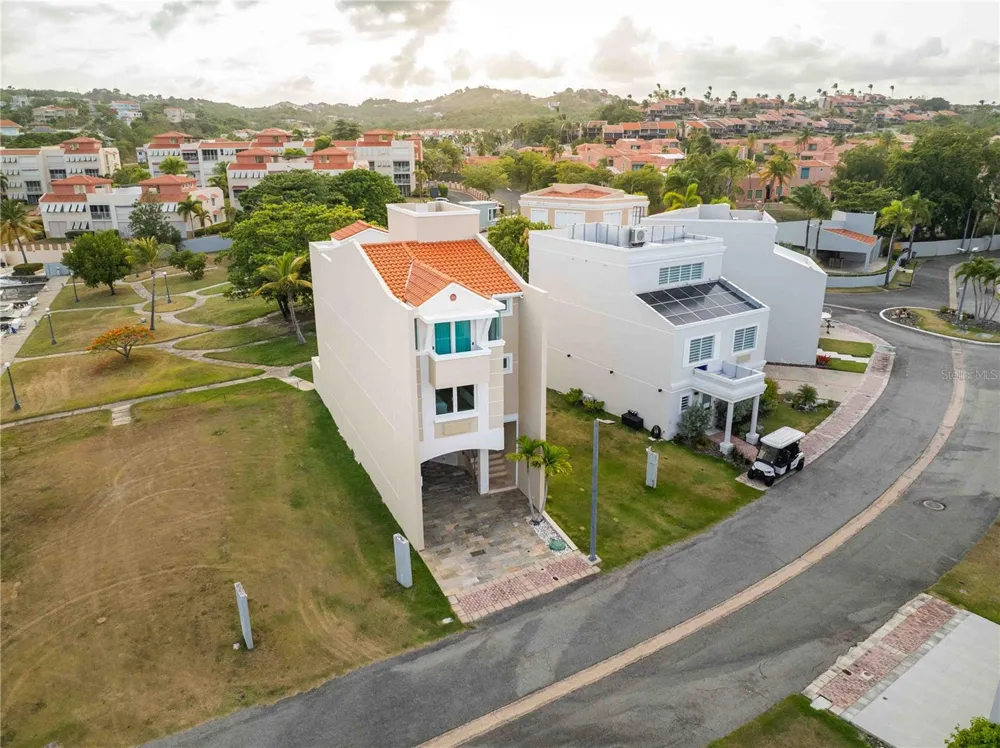 14 PENINSULA  DE SAN JUAN STREET Humacao, PR 00791