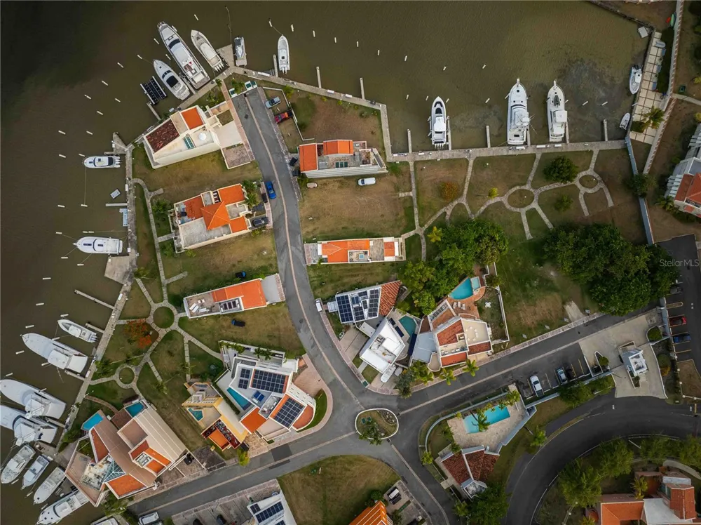 14 PENINSULA  DE SAN JUAN STREET Humacao, PR 00791
