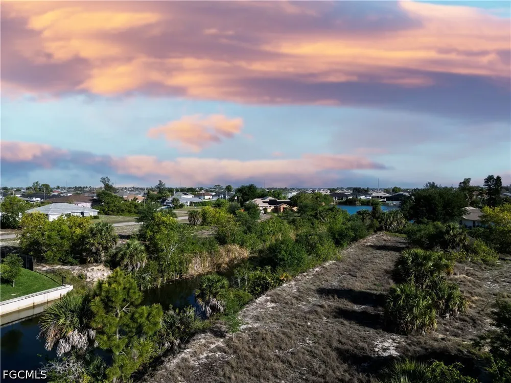 SW 9th Place Cape Coral, FL 33991