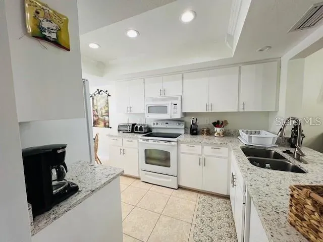 5246 WEDGEWOOD LANE #60 Sarasota, FL 34235