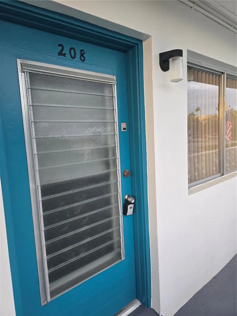 8220 112TH STREET #208 Seminole, FL 33772