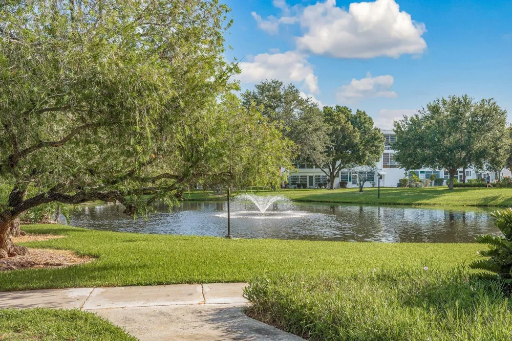 8220 112TH STREET #208 Seminole, FL 33772