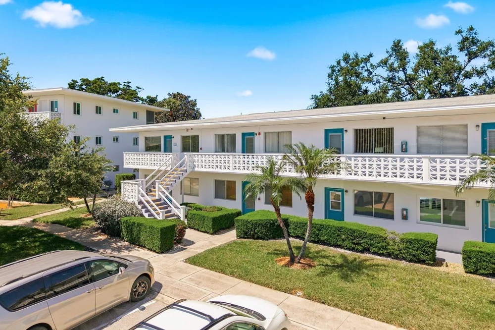 8220 112TH STREET #208 Seminole, FL 33772