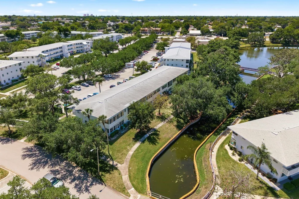 8220 112TH STREET #208 Seminole, FL 33772