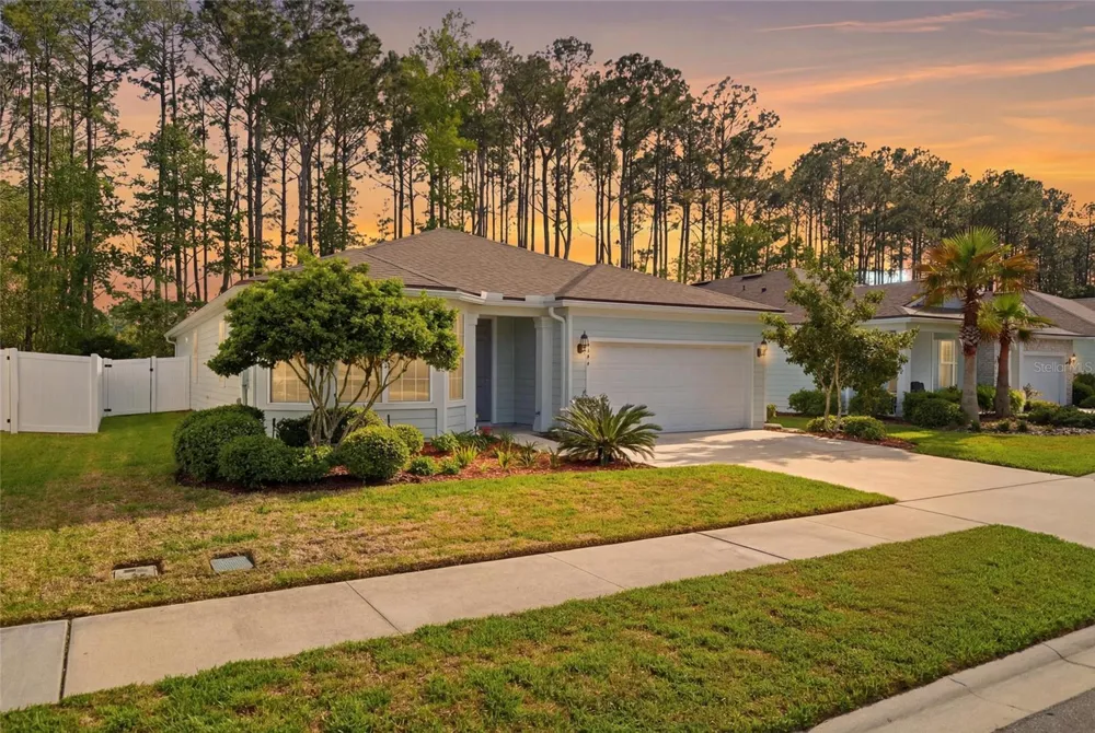 4594 FARMHOUSE GATE TRAIL Jacksonville, FL 32226