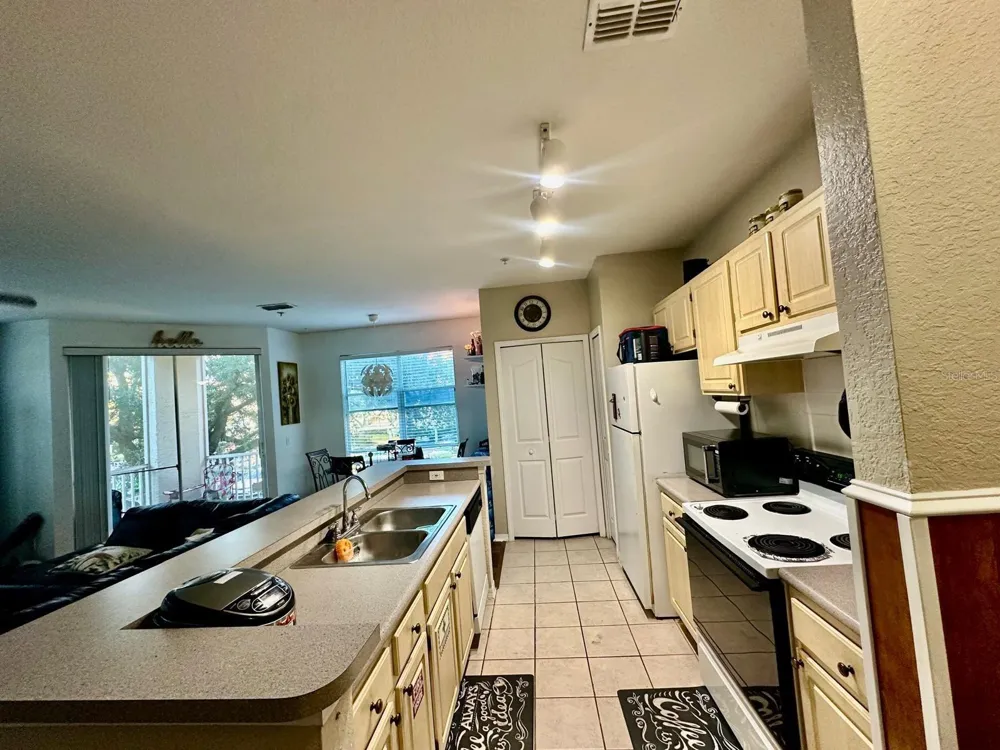 2718 MAITLAND CROSSING WAY #207 Orlando, FL 32810