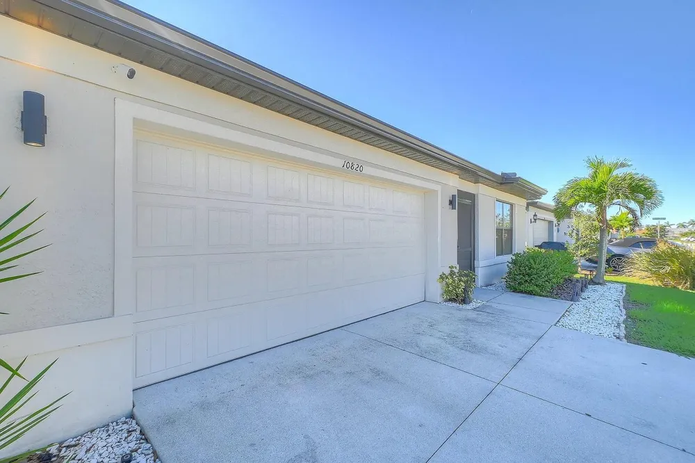 10820 MARLBERRY WAY North Fort Myers, FL 33917