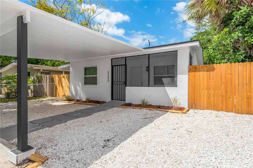 3243 6TH AVENUE S St Petersburg, FL 33712