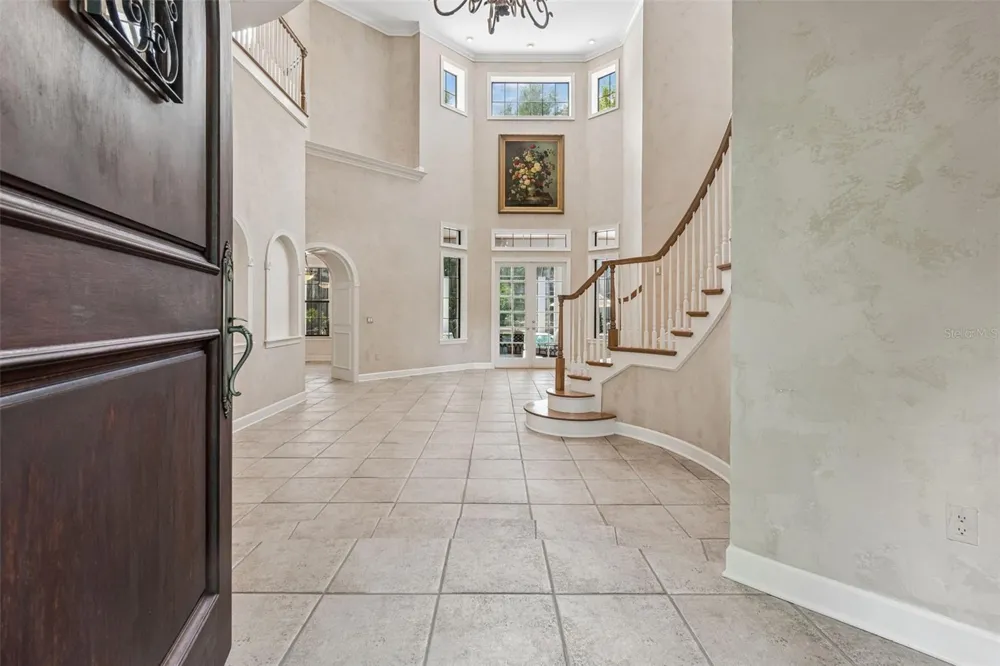 702 BERROCALES DE AVILA Tampa, FL 33613