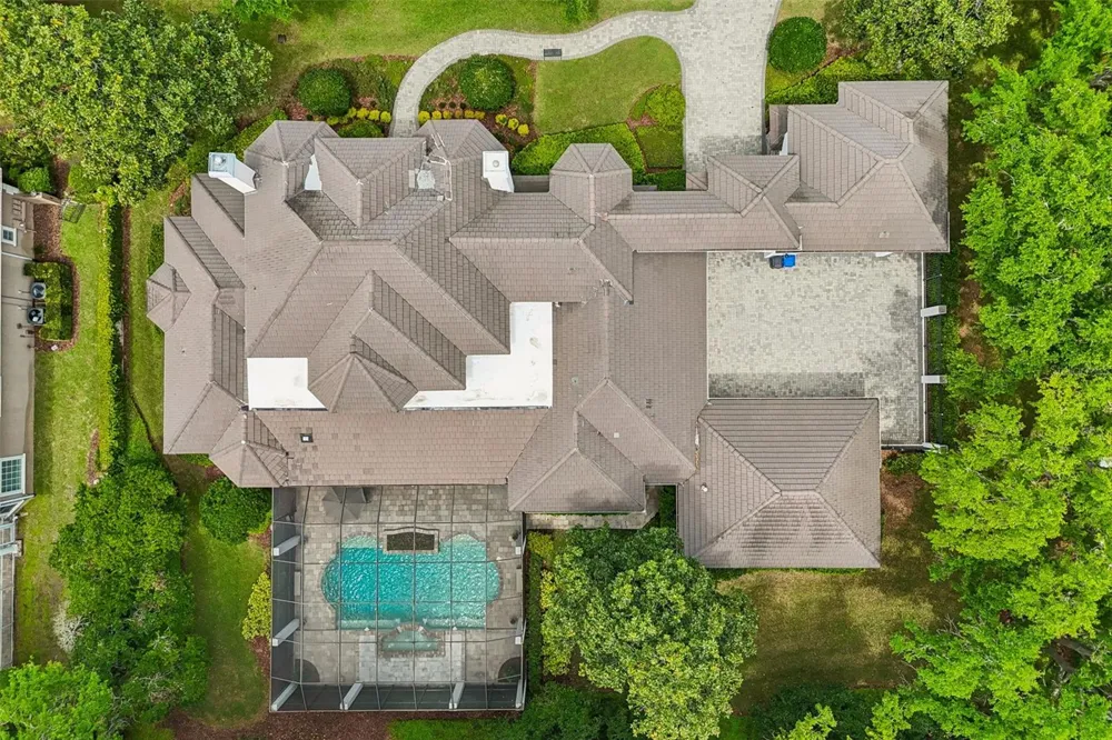 702 BERROCALES DE AVILA Tampa, FL 33613