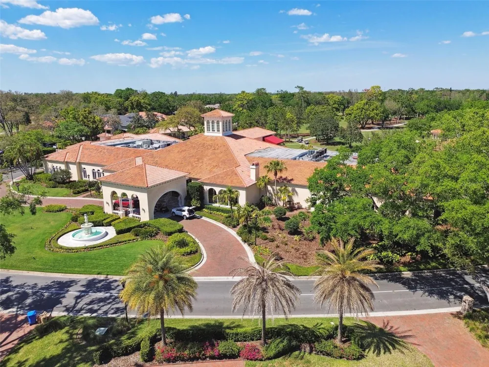 702 BERROCALES DE AVILA Tampa, FL 33613