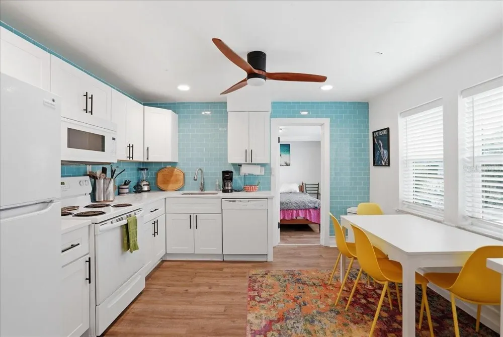 130 86TH TERRACE Treasure Island, FL 33706