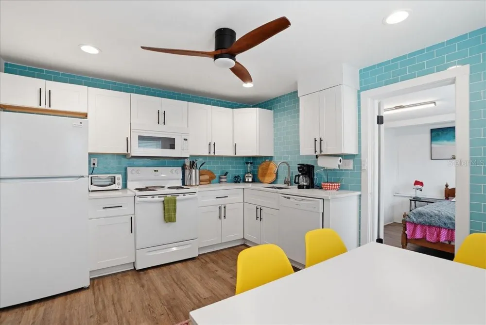 130 86TH TERRACE Treasure Island, FL 33706