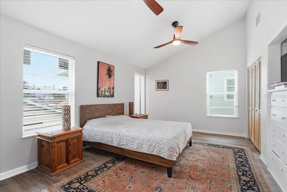 130 86TH TERRACE Treasure Island, FL 33706