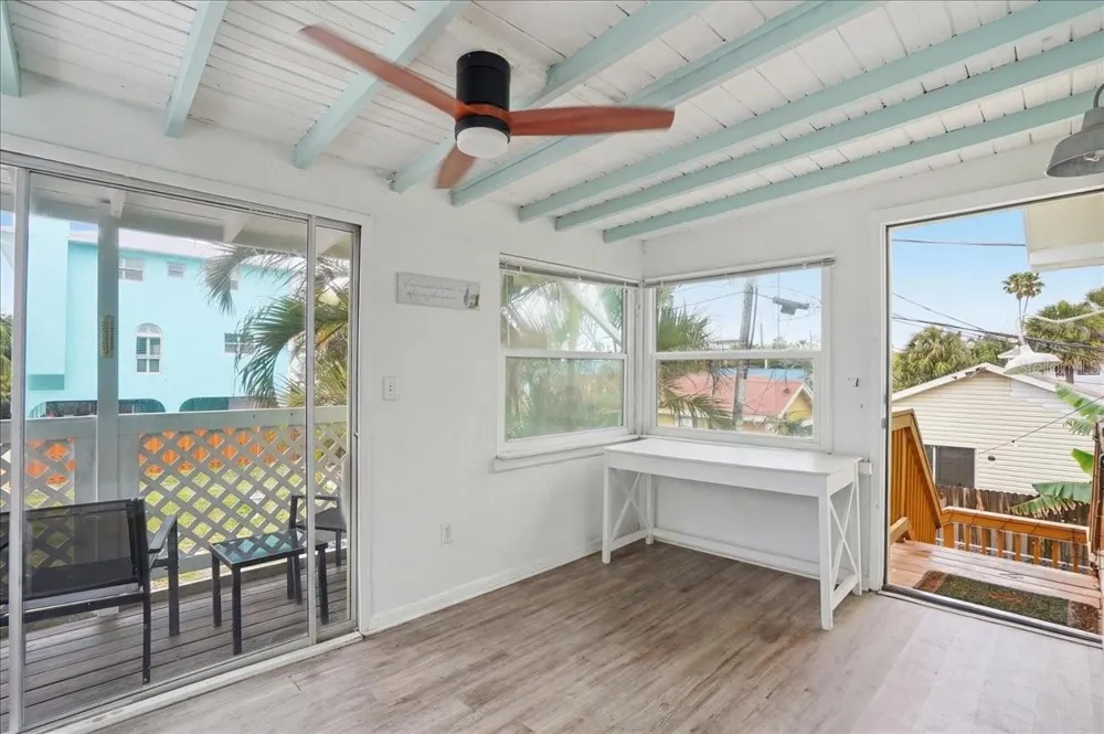 130 86TH TERRACE Treasure Island, FL 33706