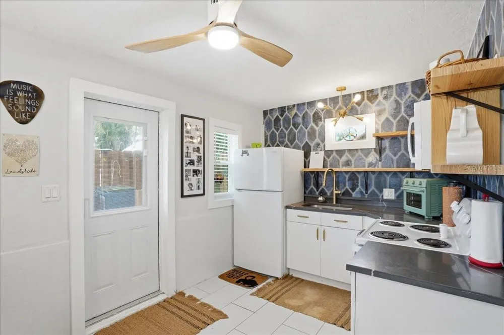 130 86TH TERRACE Treasure Island, FL 33706