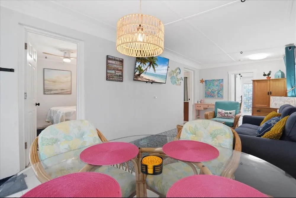 130 86TH TERRACE Treasure Island, FL 33706