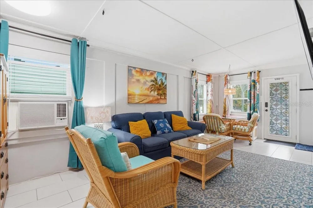 130 86TH TERRACE Treasure Island, FL 33706