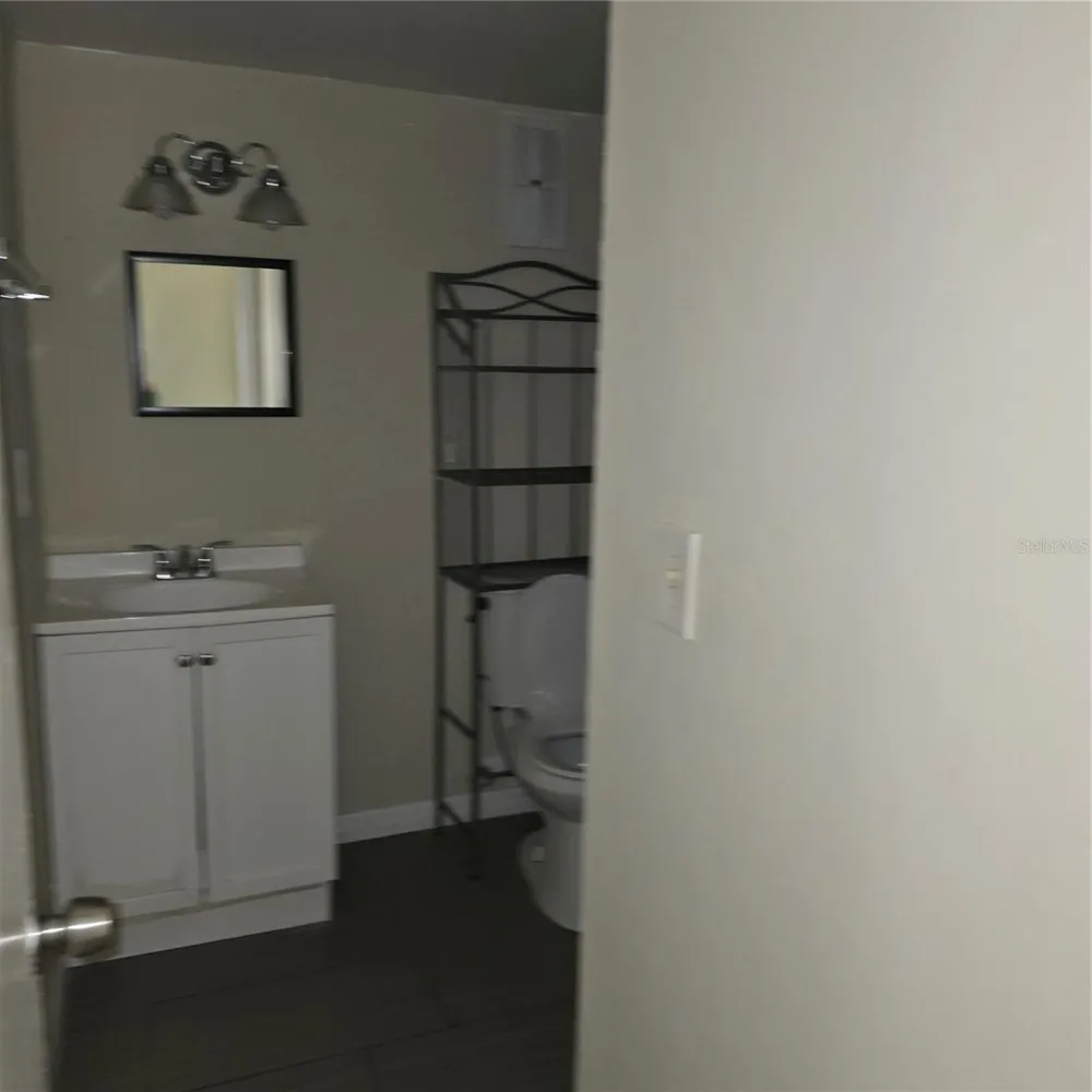922 LAKE DESTINY ROAD #F Altamonte Springs, FL 32714