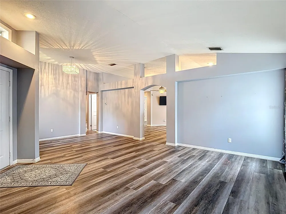 2631 GREEN VALLEY STREET Valrico, FL 33596