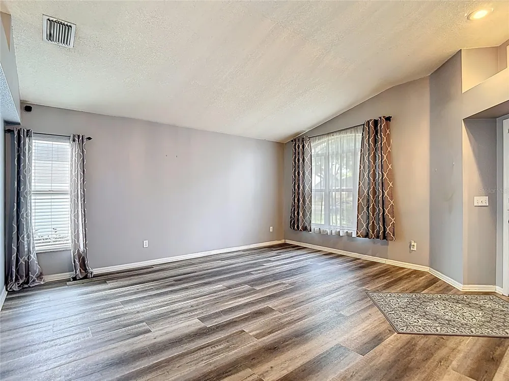 2631 GREEN VALLEY STREET Valrico, FL 33596