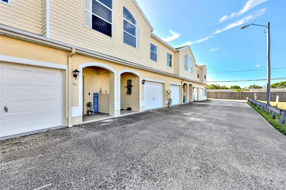 6400 46TH AVENUE #71 Kenneth City, FL 33709