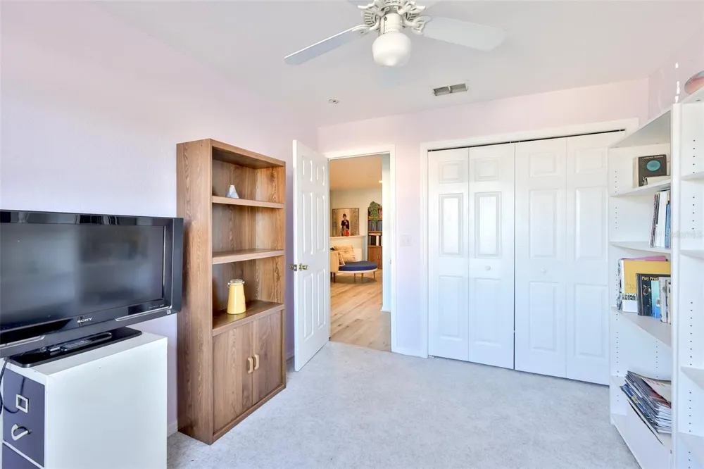 6400 46TH AVENUE #71 Kenneth City, FL 33709