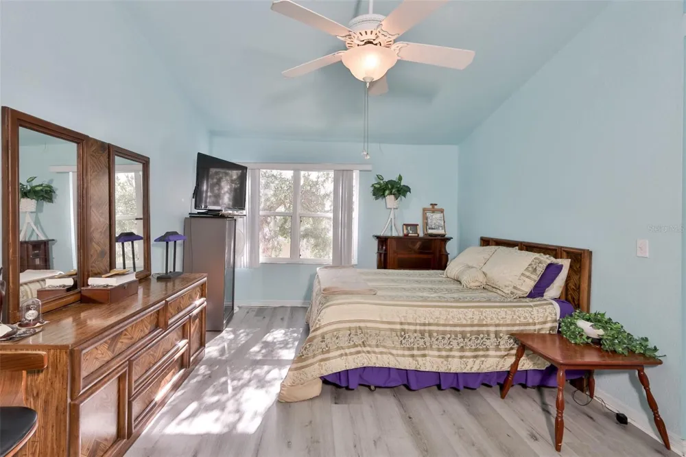 6400 46TH AVENUE #71 Kenneth City, FL 33709