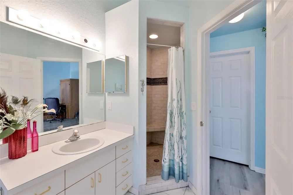 6400 46TH AVENUE #71 Kenneth City, FL 33709