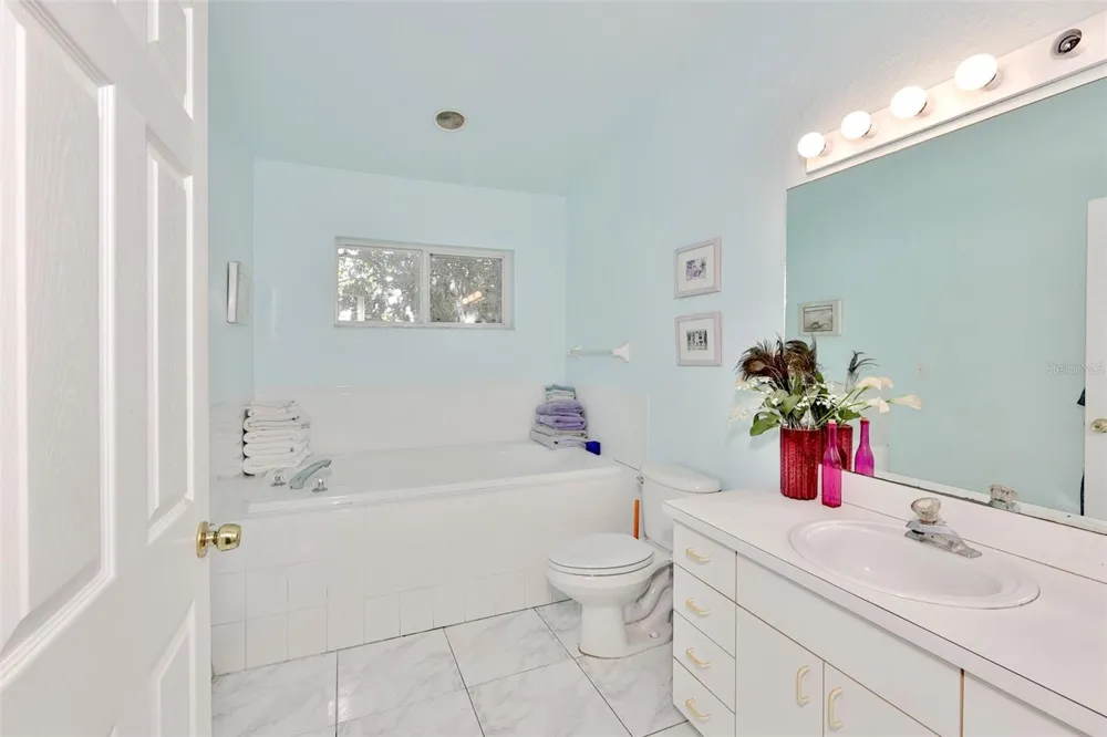 6400 46TH AVENUE #71 Kenneth City, FL 33709