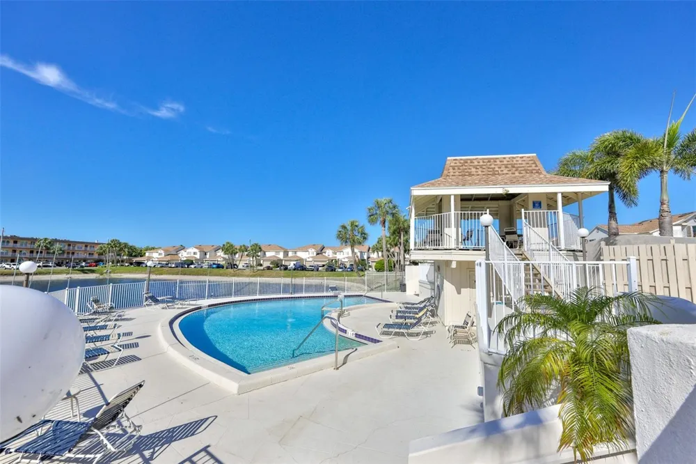 6400 46TH AVENUE #71 Kenneth City, FL 33709