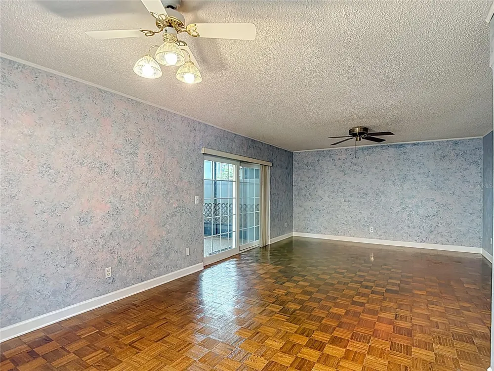 16851 LE CLARE SHORES DRIVE Tampa, FL 33624