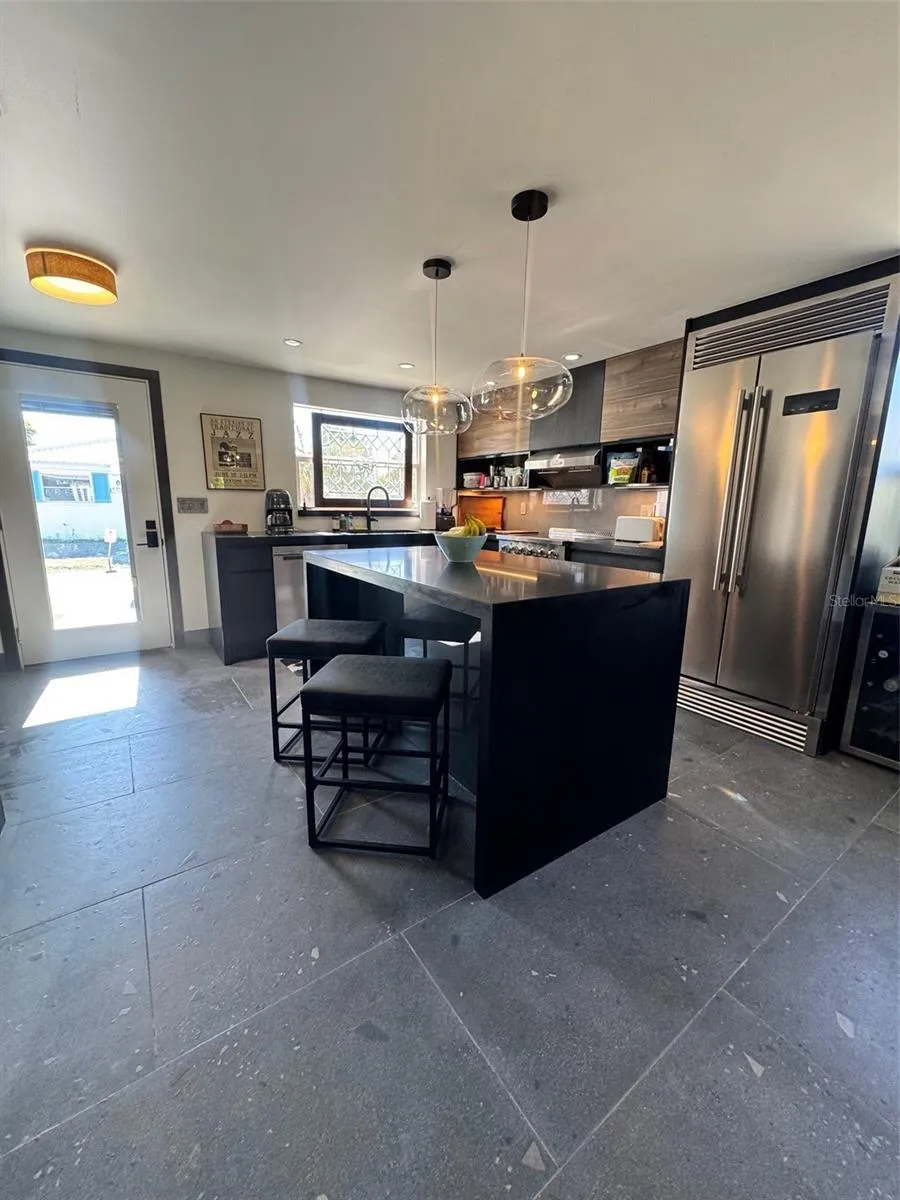 541 SPANISH DRIVE Longboat Key, FL 34228