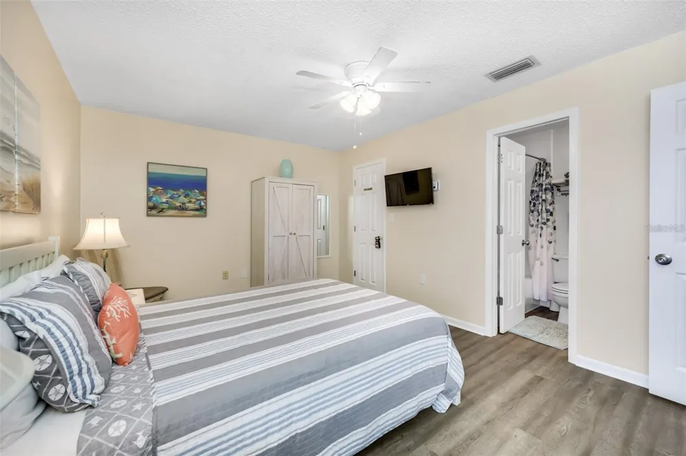 260 MEDALLION BOULEVARD #F Madeira Beach, FL 33708