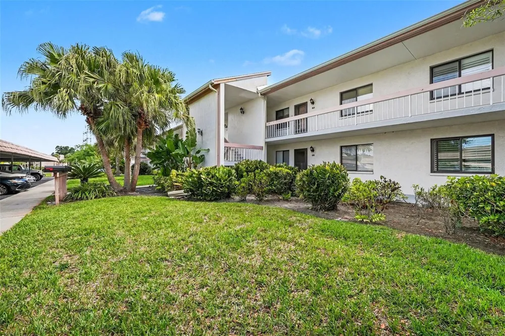 172 LAKEVIEW WAY #172 Oldsmar, FL 34677