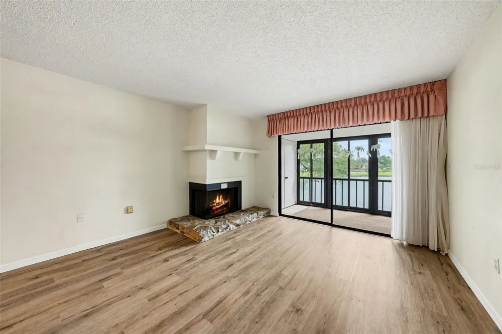 172 LAKEVIEW WAY #172 Oldsmar, FL 34677