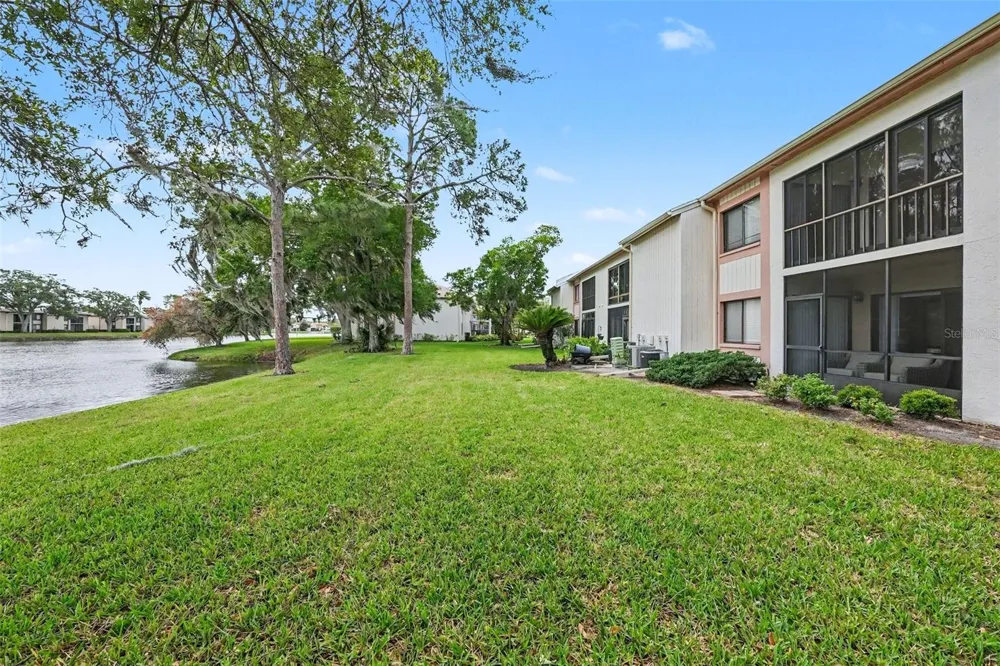 172 LAKEVIEW WAY #172 Oldsmar, FL 34677