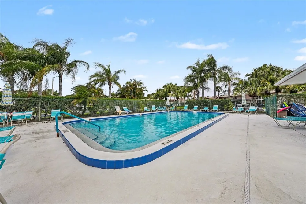 172 LAKEVIEW WAY #172 Oldsmar, FL 34677