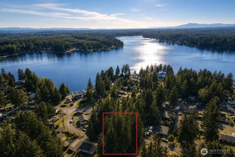 90 E Lakeview Drive