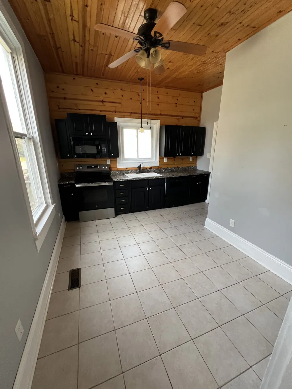 201 Pleasant St Mount Pleasant, TN 38474