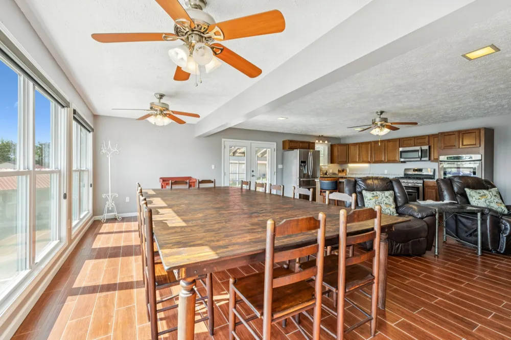 824 Driftwood Dr Lobelville, TN 37097