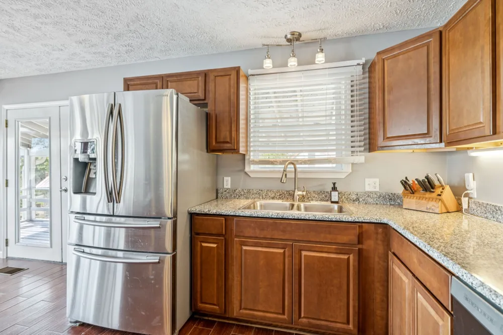 824 Driftwood Dr Lobelville, TN 37097