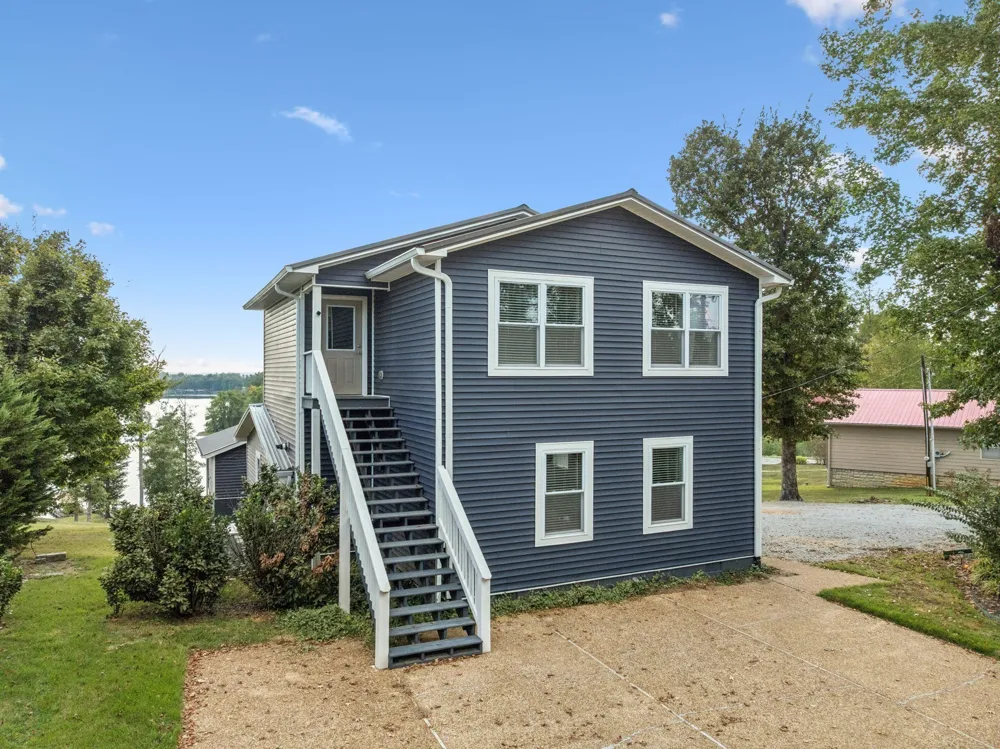 824 Driftwood Dr Lobelville, TN 37097