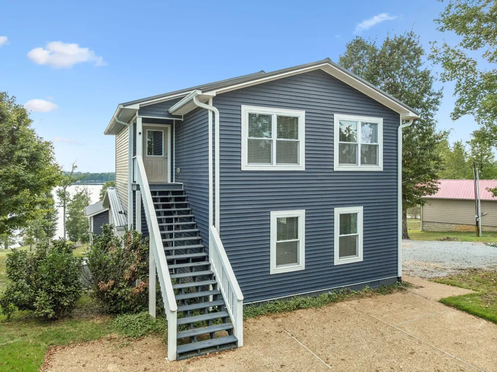 824 Driftwood Dr Lobelville, TN 37097